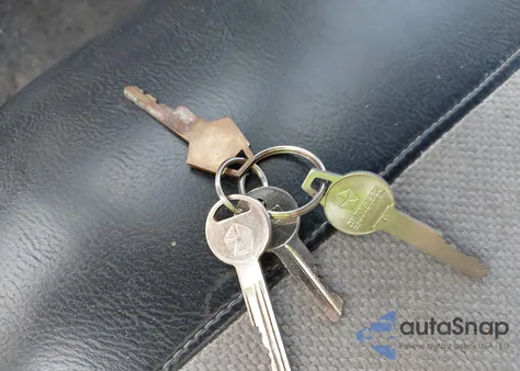 1963 Plymouth Valiant from USA, damaged, VIN 1132627252